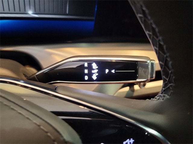 2026 Cadillac VISTIQ Platinum