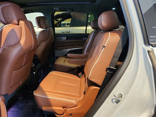 2026 Cadillac VISTIQ Platinum