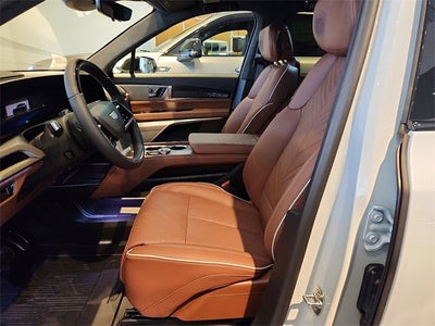 2026 Cadillac VISTIQ Platinum