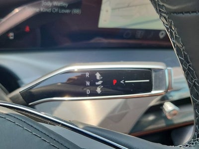 2027 Cadillac VISTIQ Platinum