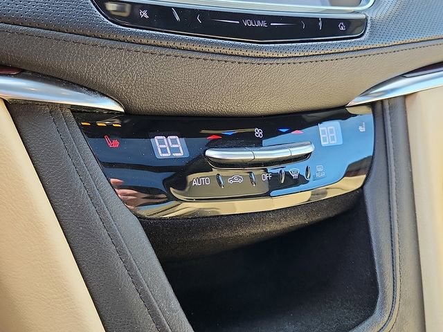 2017 Cadillac XT5 Luxury FWD