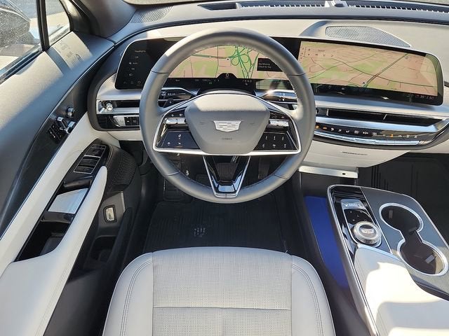 2025 Cadillac LYRIQ Luxury 1