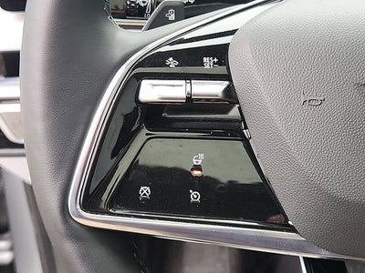 2024 Cadillac LYRIQ Luxury 1