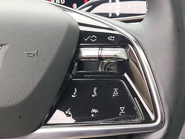 2024 Cadillac LYRIQ Luxury 1