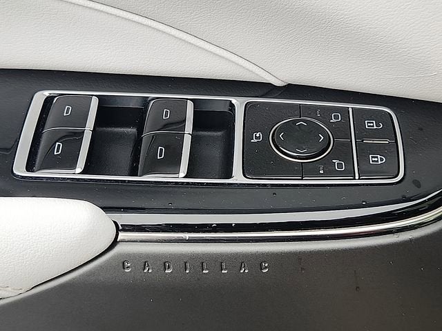 2024 Cadillac LYRIQ Luxury 1