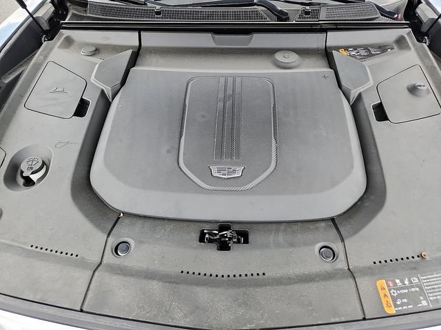 2024 Cadillac LYRIQ Luxury 2
