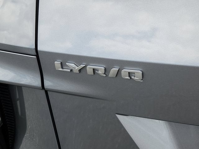 2024 Cadillac LYRIQ Luxury 2