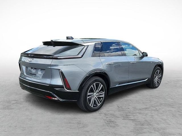 2024 Cadillac LYRIQ Luxury 2