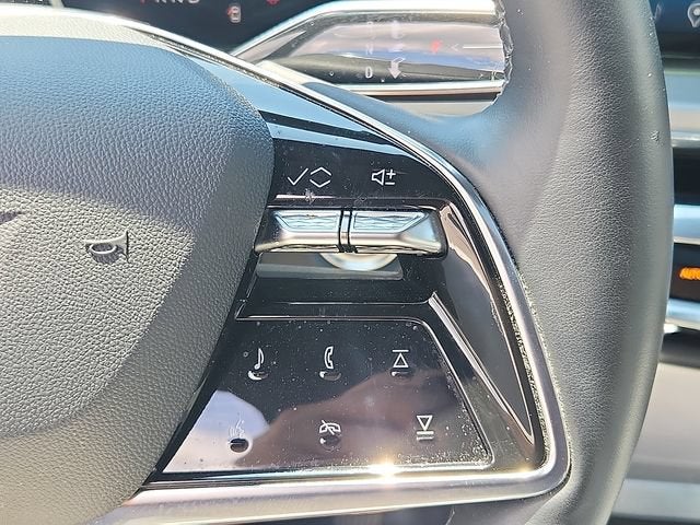 2024 Cadillac LYRIQ Luxury 2