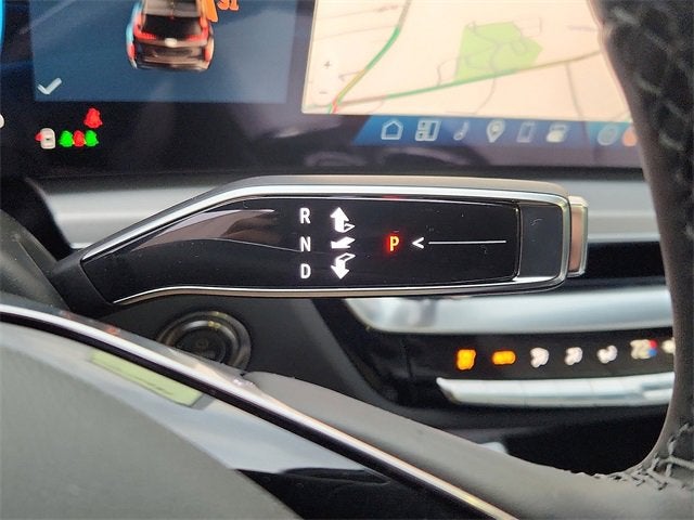 2025 Cadillac LYRIQ Luxury 2