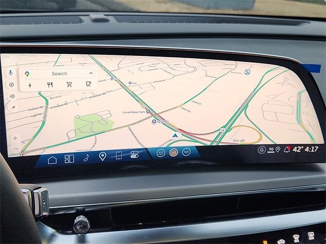 2025 Cadillac LYRIQ Luxury 2