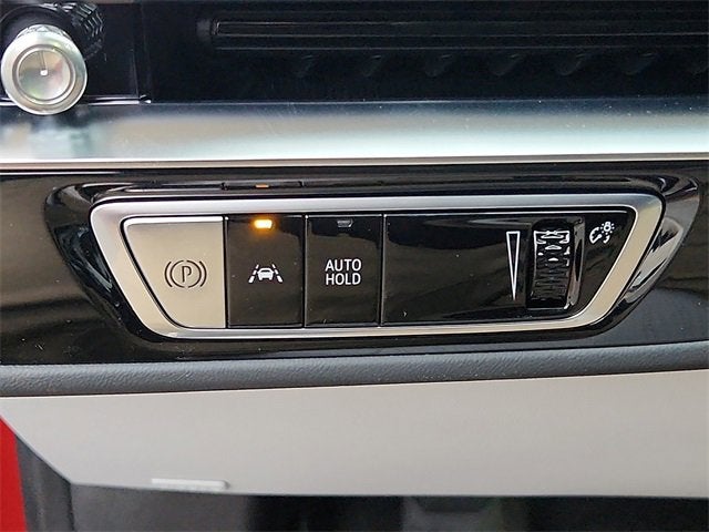 2025 Cadillac LYRIQ Luxury 2