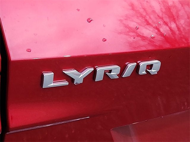 2025 Cadillac LYRIQ Luxury 2