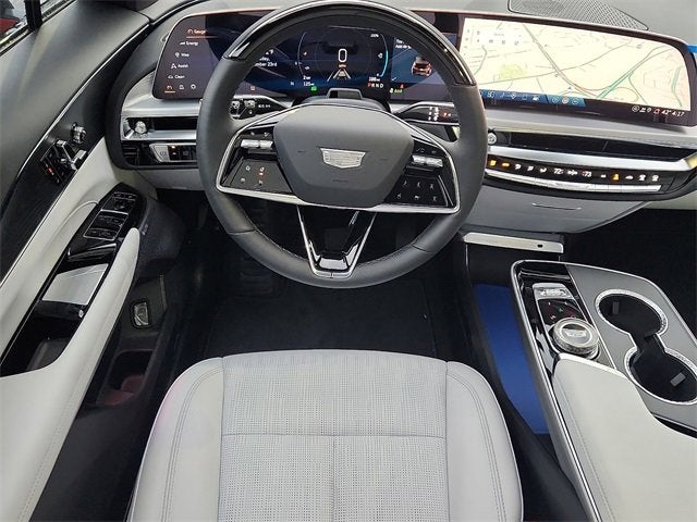 2025 Cadillac LYRIQ Luxury 2