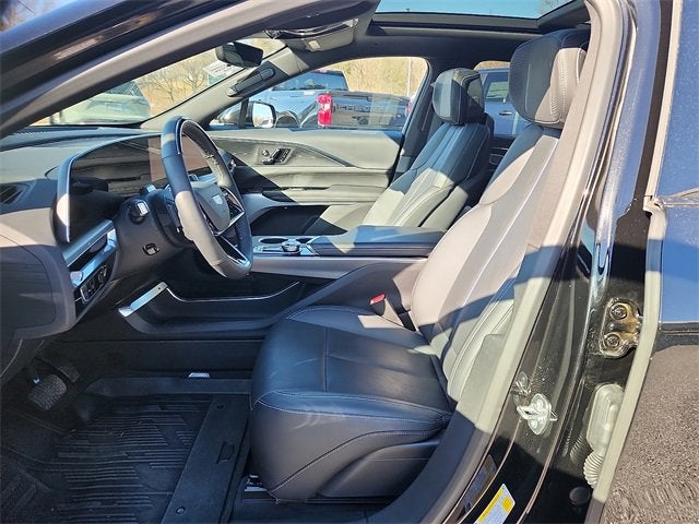 2024 Cadillac LYRIQ Luxury 3