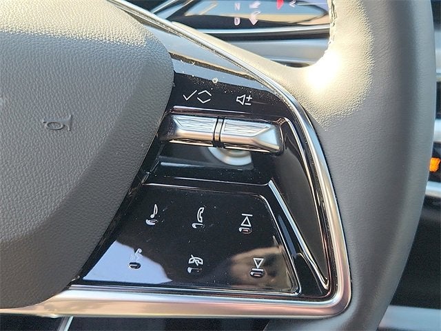 2024 Cadillac LYRIQ Luxury 3