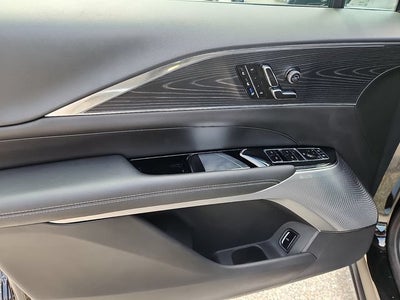 2024 Cadillac LYRIQ Luxury 3