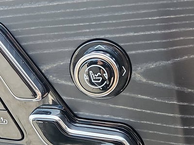 2024 Cadillac LYRIQ Luxury 3