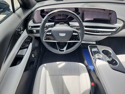 2024 Cadillac LYRIQ Luxury 3