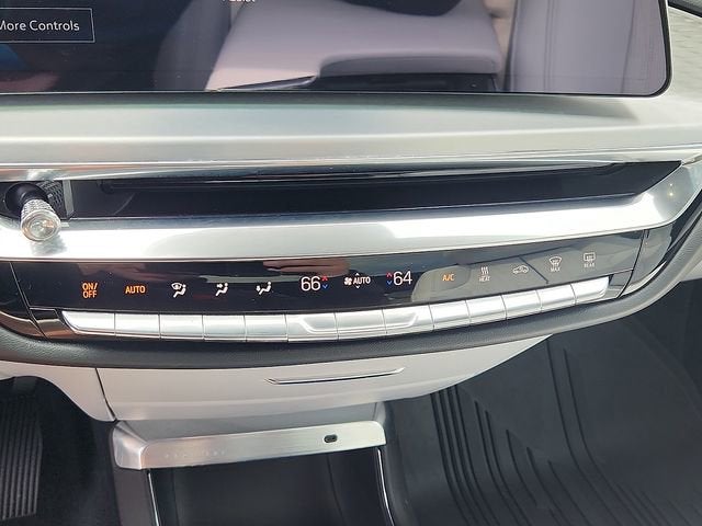 2024 Cadillac LYRIQ Luxury 3