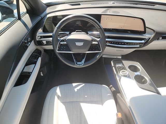 2024 Cadillac LYRIQ Sport 2