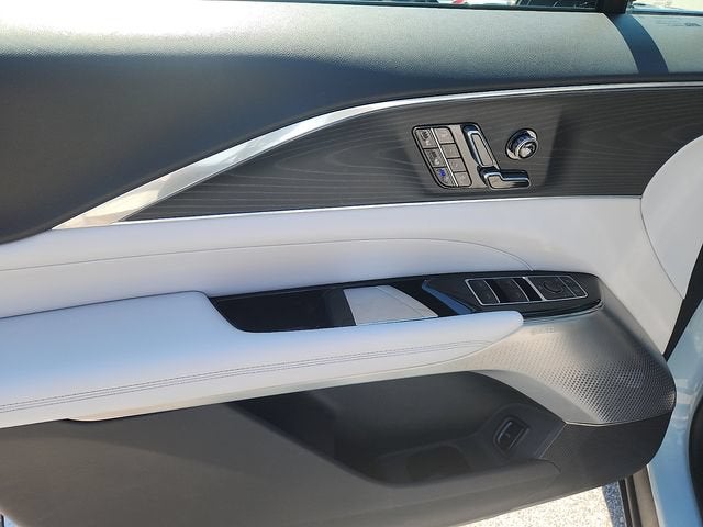 2024 Cadillac LYRIQ Sport 2