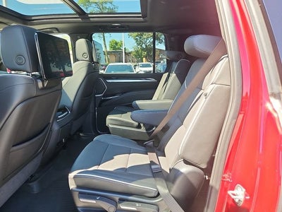 2025 Cadillac Escalade ESV Premium Luxury
