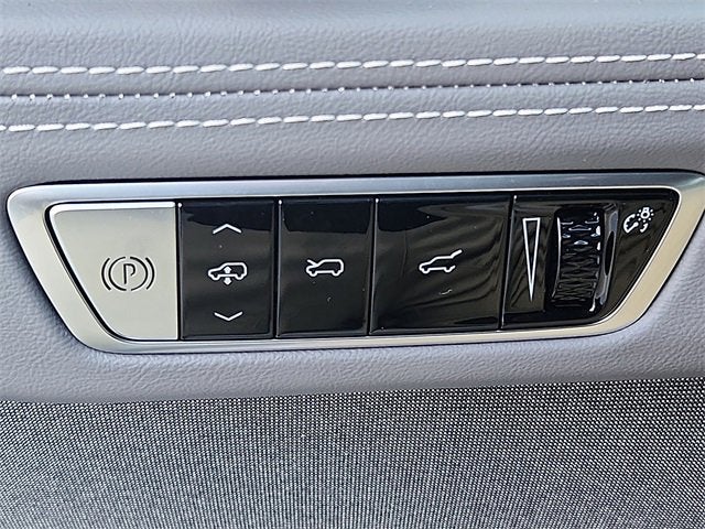 2025 Cadillac ESCALADE IQ Sport 1