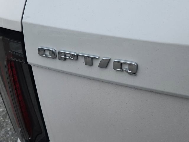 2025 Cadillac OPTIQ Luxury 2