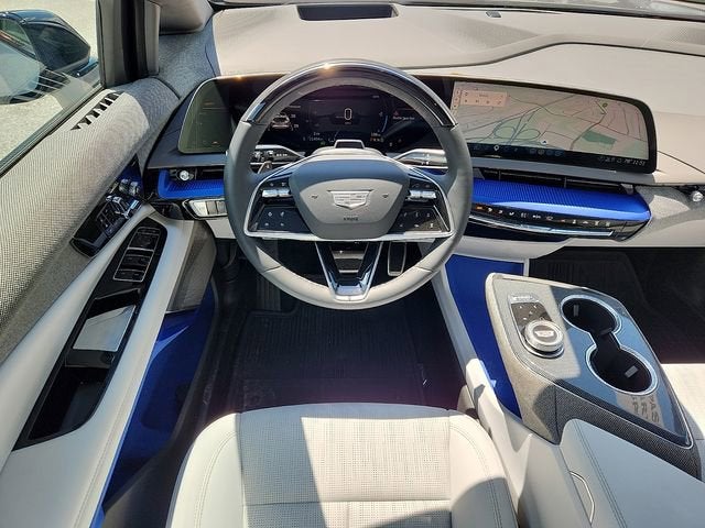 2025 Cadillac OPTIQ Luxury 2