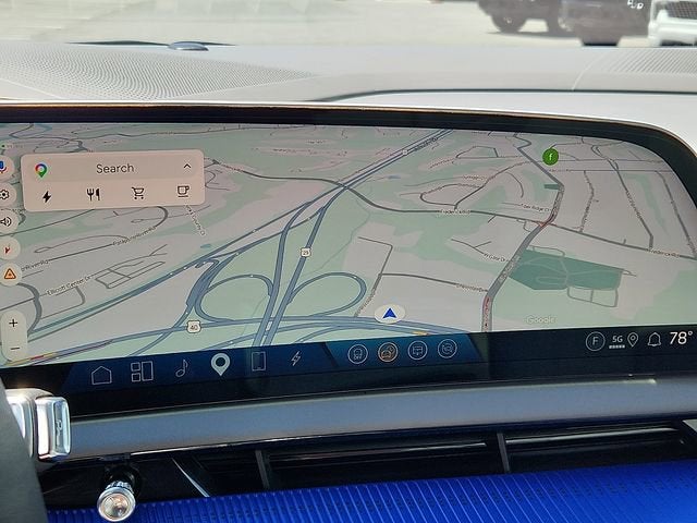 2025 Cadillac OPTIQ Luxury 2