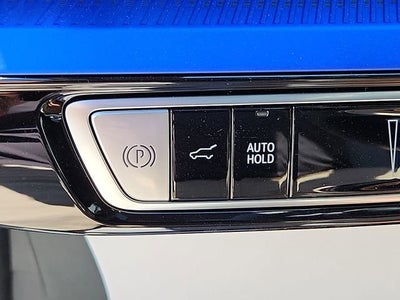 2025 Cadillac OPTIQ Luxury 2