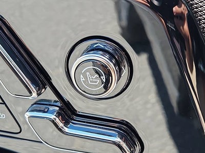 2025 Cadillac OPTIQ Luxury 2