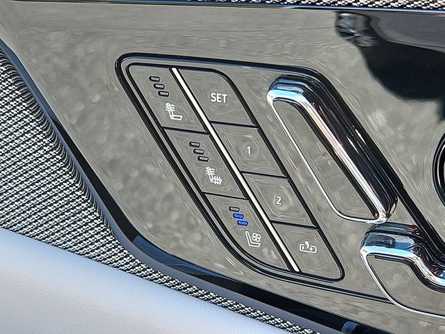 2025 Cadillac OPTIQ Luxury 2