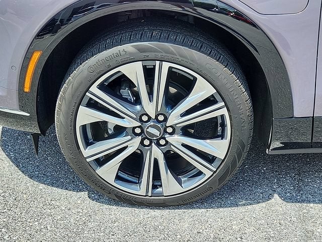 2025 Cadillac OPTIQ Luxury 2