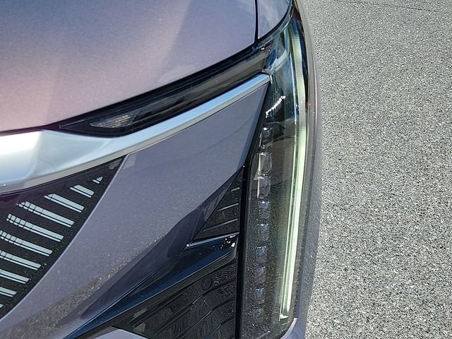 2025 Cadillac OPTIQ Luxury 2