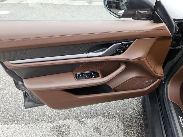 2022 Porsche Taycan Turbo